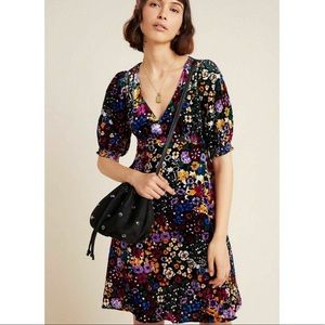 ANTHROPOLOGIE Francie Mini Dress Floral Velvet Boho Retro Size 4 Viscose Blend